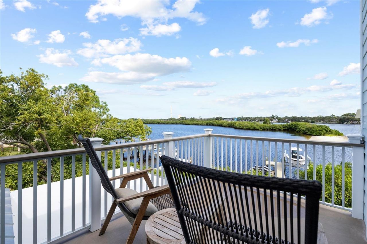 1512 Riverside Drive, Tarpon Springs, FL 34689 Photo