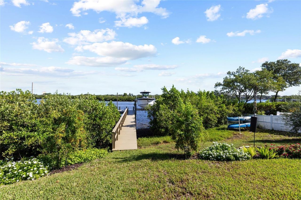 1512 Riverside Drive, Tarpon Springs, FL 34689 Photo