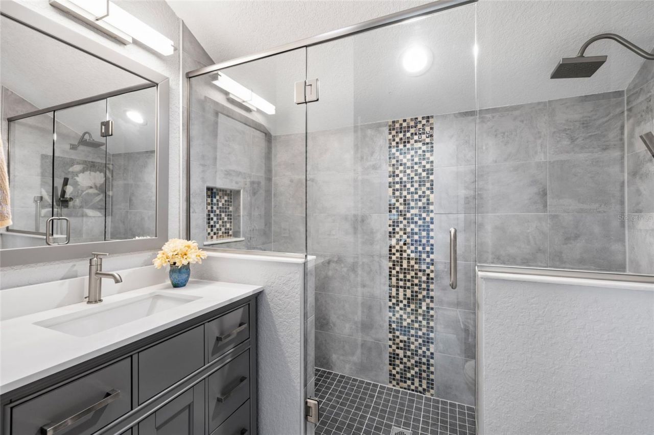 1512 Riverside Drive, Tarpon Springs, FL 34689 Photo