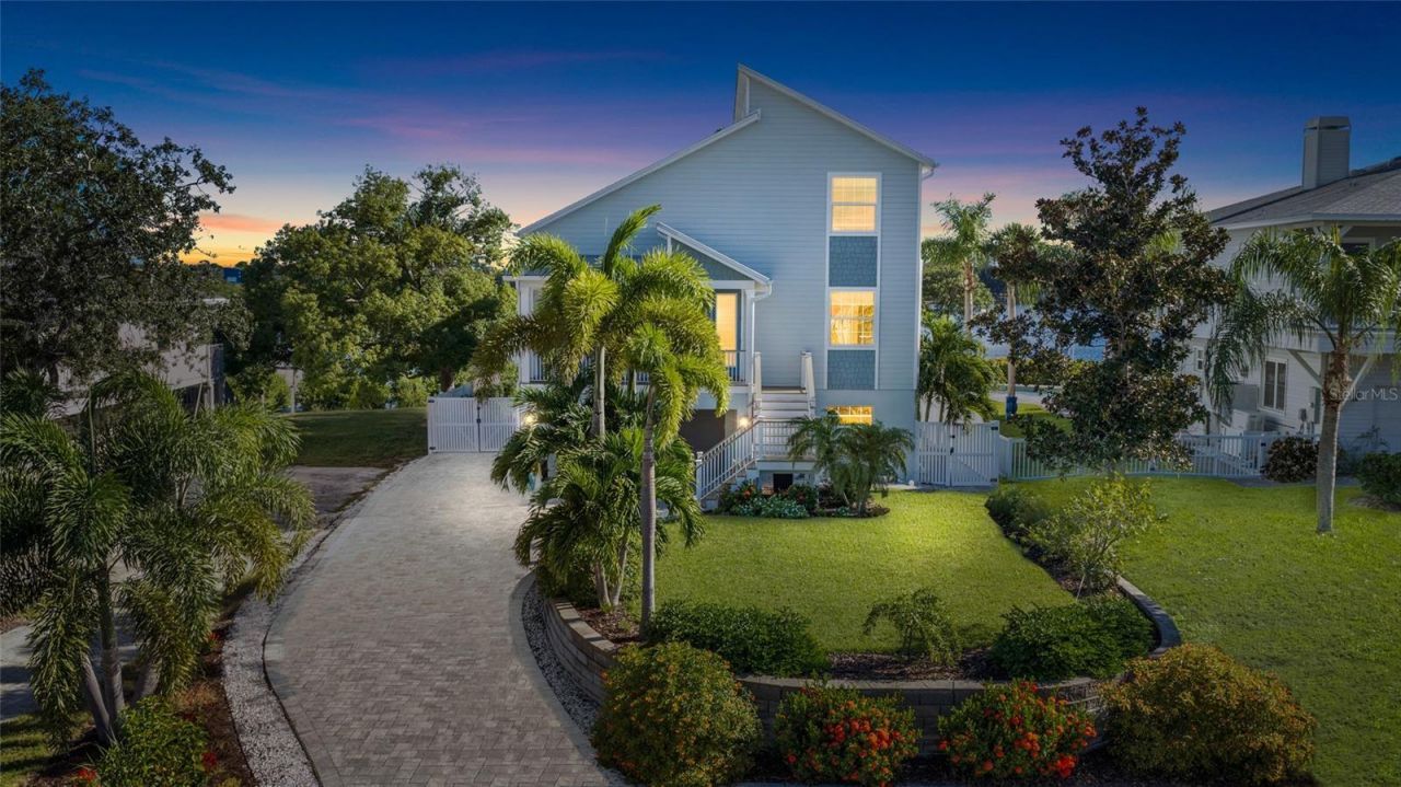 1512 Riverside Drive, Tarpon Springs, FL 34689 Photo
