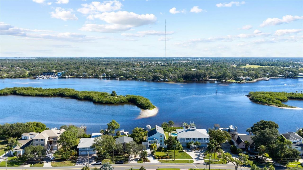 1512 Riverside Drive, Tarpon Springs, FL 34689 Photo