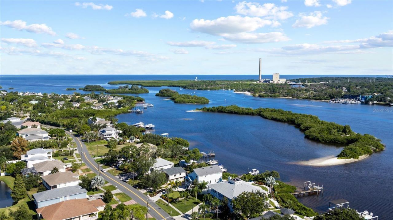 1512 Riverside Drive, Tarpon Springs, FL 34689 Photo