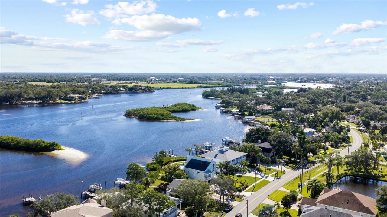 1512 Riverside Drive, Tarpon Springs, FL 34689 Photo