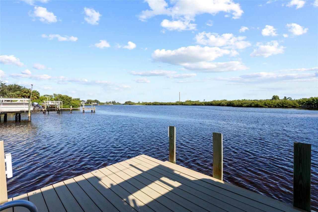 1512 Riverside Drive, Tarpon Springs, FL 34689 Photo