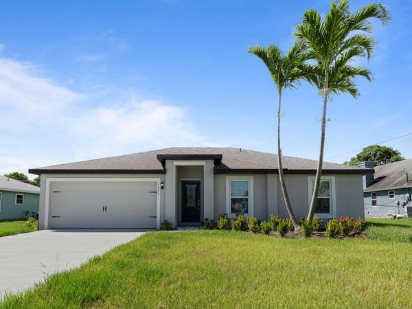 1597 SE BERKSHIRE Boulevard, Port St. Lucie, FL 34952