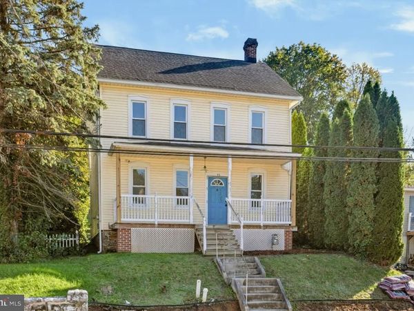 55 E MAIN STREET, WINDSOR, PA 17366