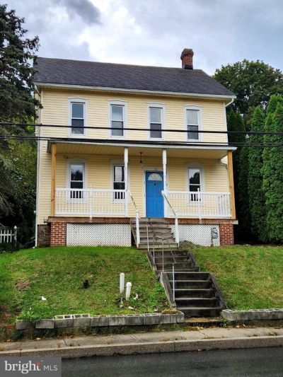 55 E MAIN STREET, WINDSOR, PA 17366