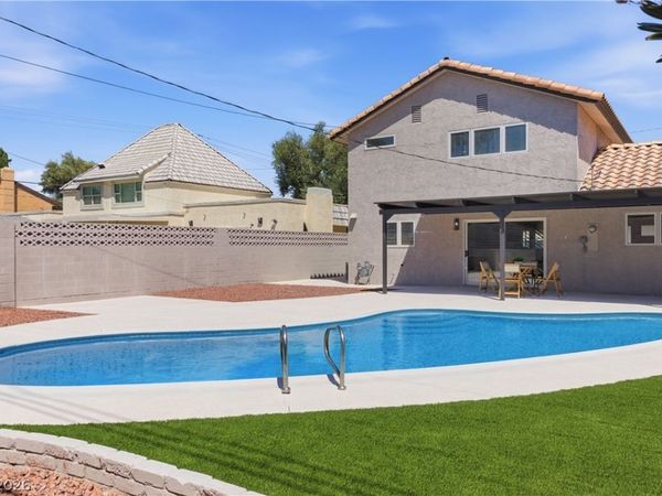 2000 Westlund Drive , Las Vegas, NV 89102
