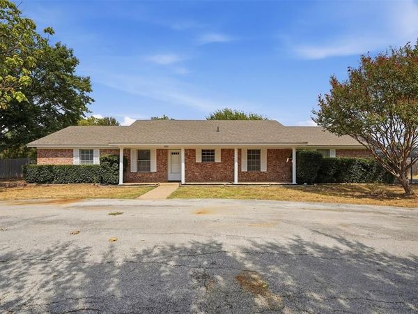 6880 Sandy Beach Road , Azle, TX 76020