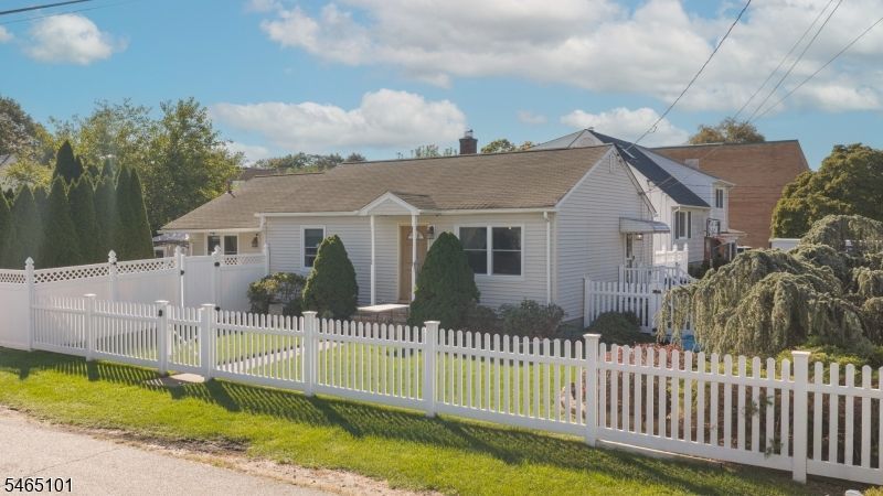 3 6th Ave, Wanaque, NJ 07420 Main Photo
