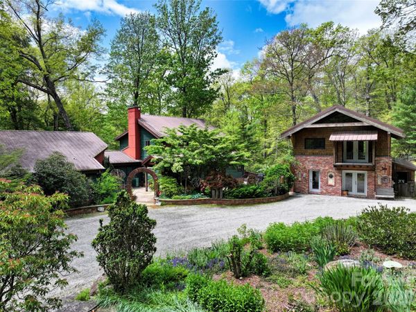 688 Blueberry Farm Road , Zirconia, NC 28790