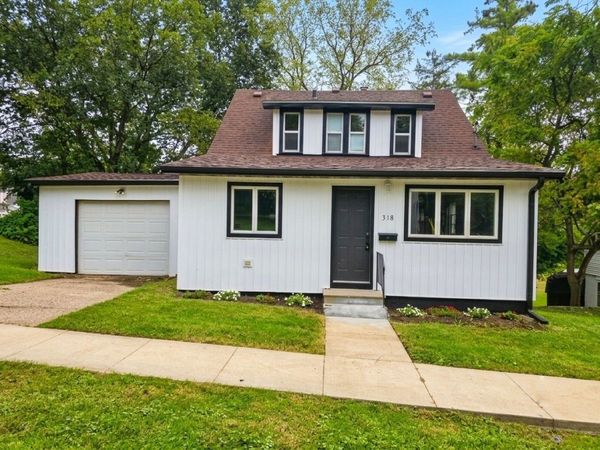 318 W 4th Street , Monticello, IA 52310