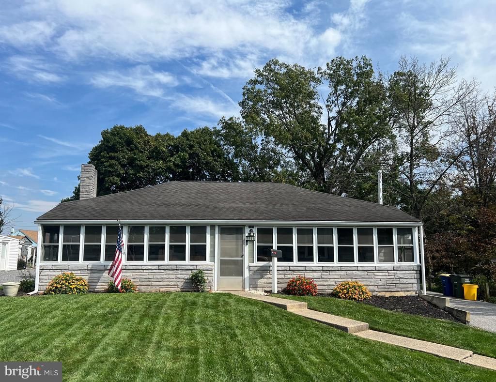 1131 LAUREL AVENUE, CAMP HILL, PA 17011