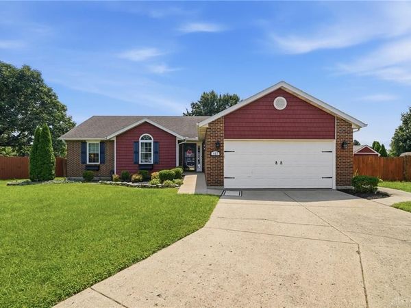 927 Golden Meadows Court, Trenton, OH 45067