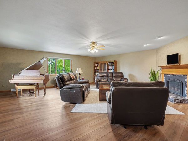 2305 Buckskin Circle, Dubuque, IA 52001