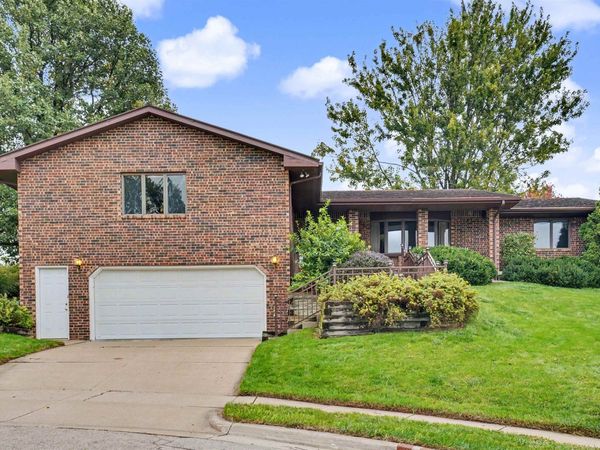 2305 Buckskin Circle, Dubuque, IA 52001