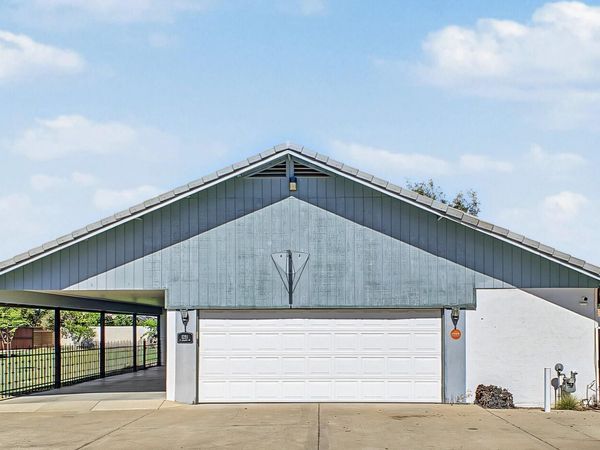 1251 N GILBERT Road, Mesa, AZ 85203