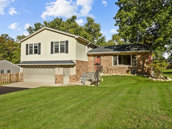 445 Stanford Drive, Marengo, IL 60152