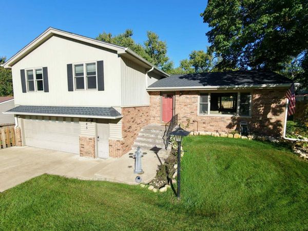445 Stanford Drive, Marengo, IL 60152