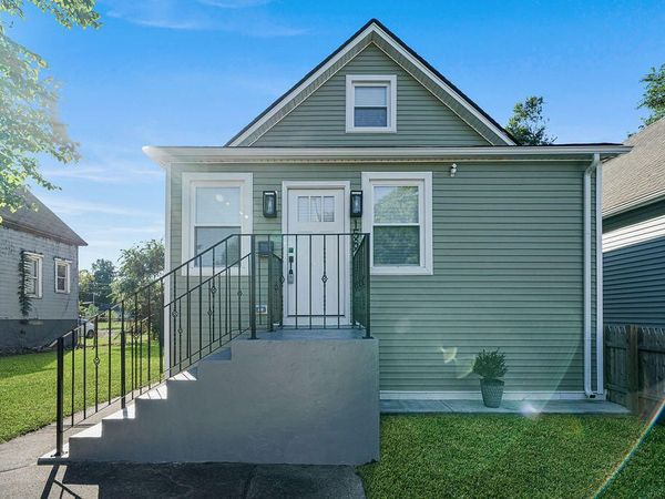 1562 Mckinley Street , Gary, IN 46404