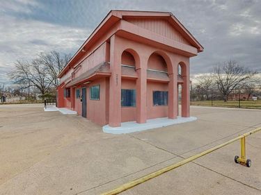 2802 Lagow Street, Dallas, TX 75210