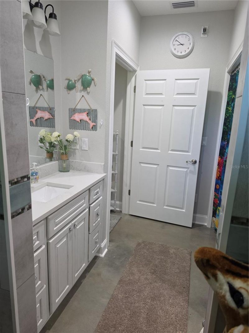 390 Henderson Avenue , Seffner, FL 33584 Photo