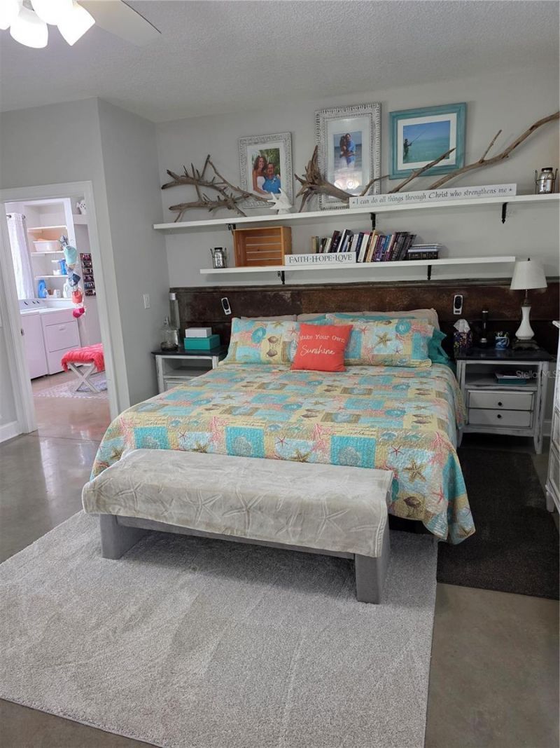 390 Henderson Avenue , Seffner, FL 33584 Photo
