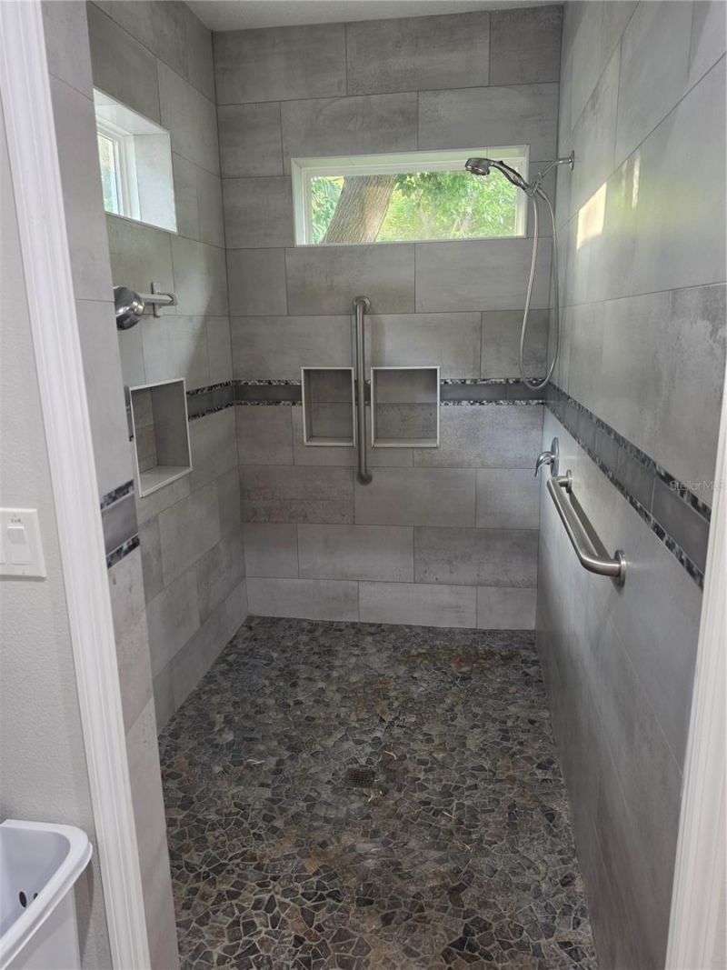 390 Henderson Avenue , Seffner, FL 33584 Photo