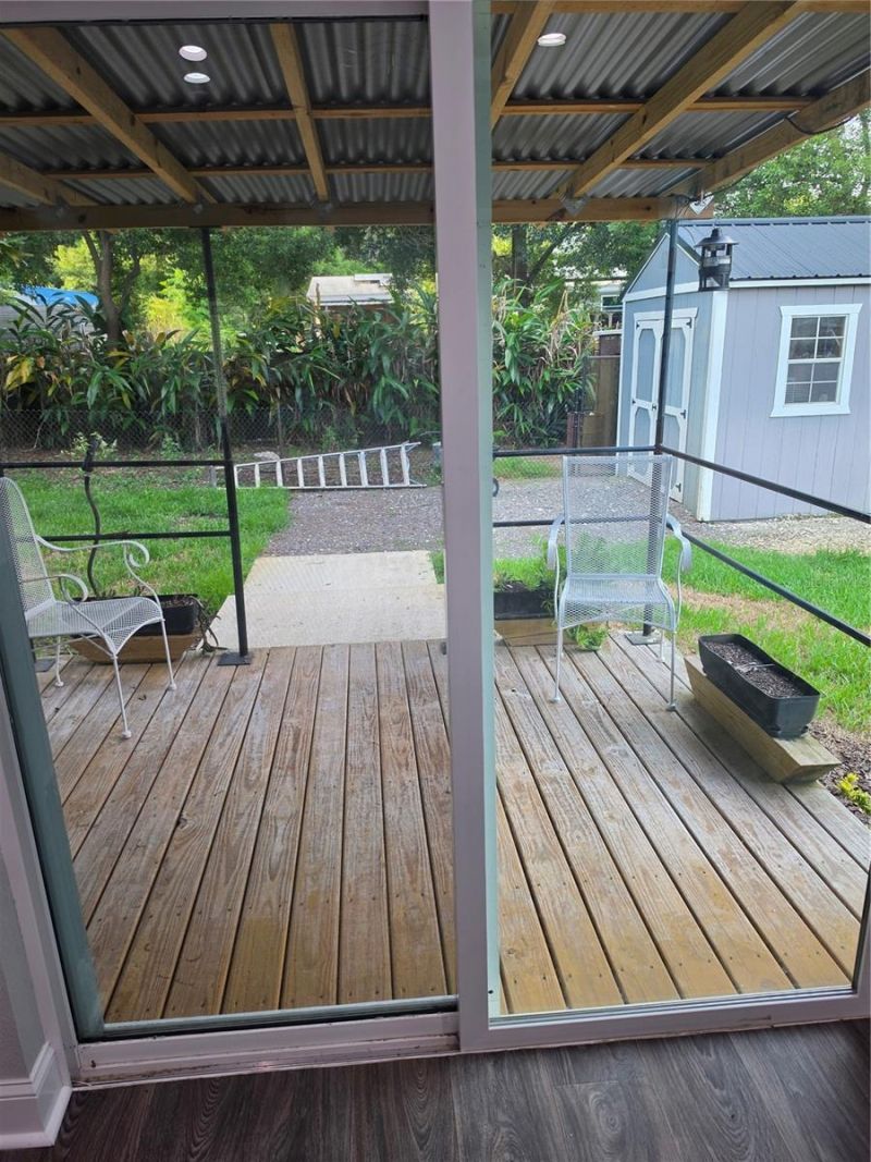 390 Henderson Avenue , Seffner, FL 33584 Photo