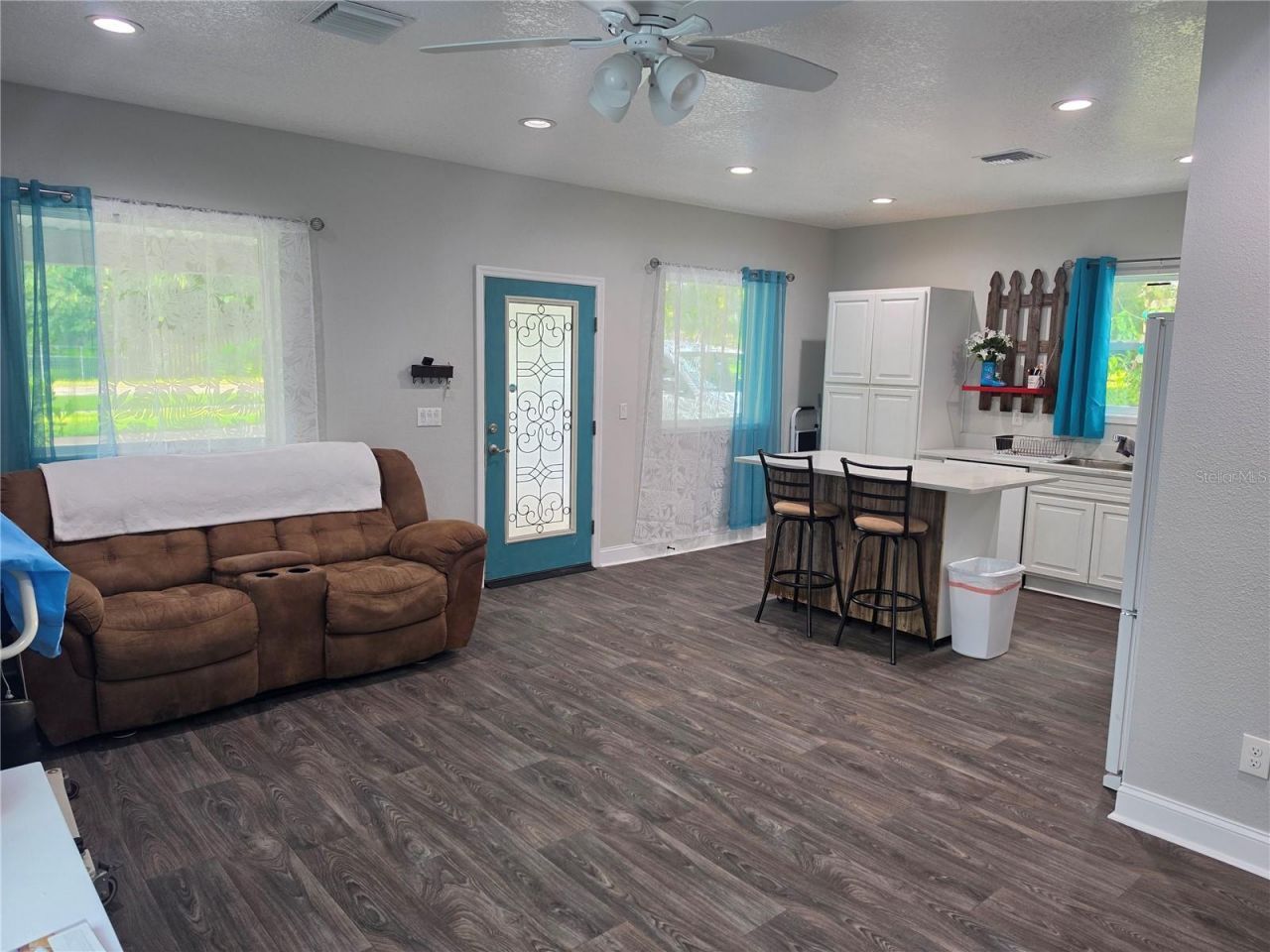 390 Henderson Avenue , Seffner, FL 33584 Photo