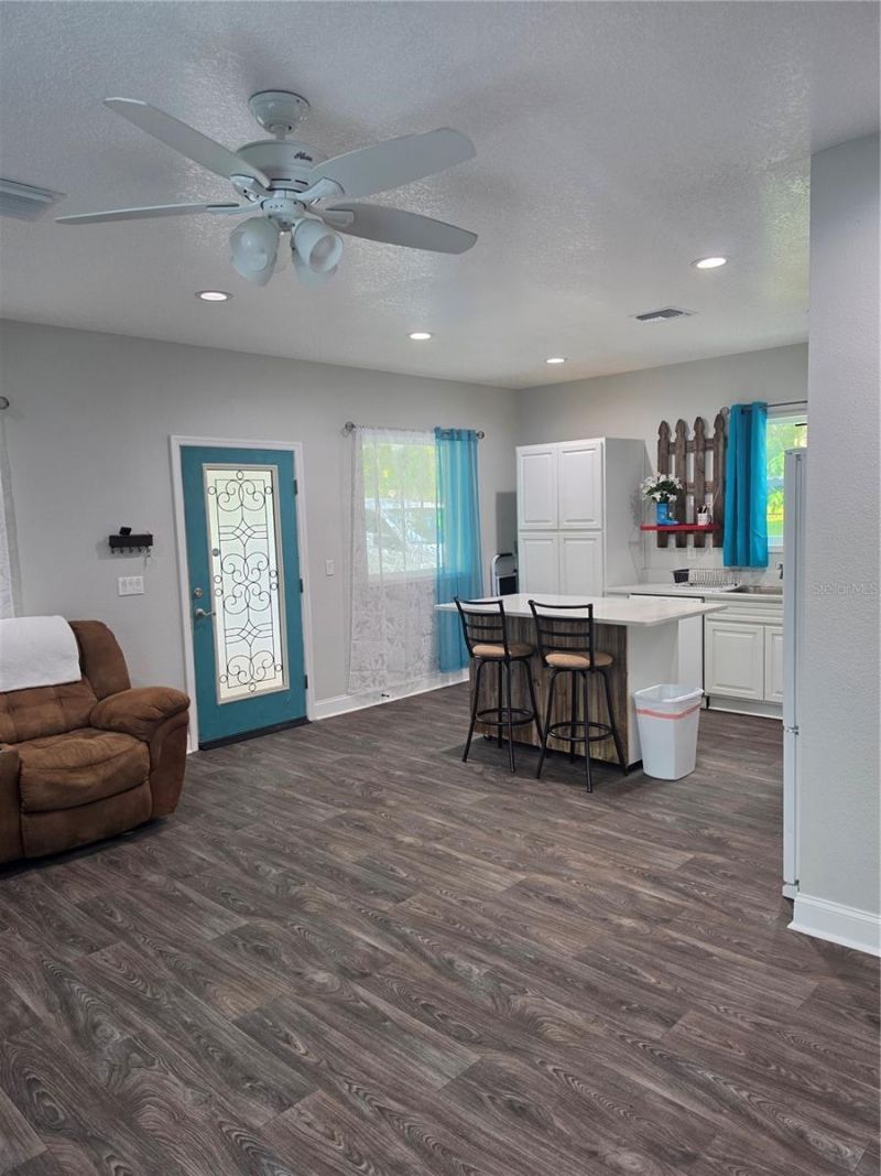 390 Henderson Avenue , Seffner, FL 33584 Photo