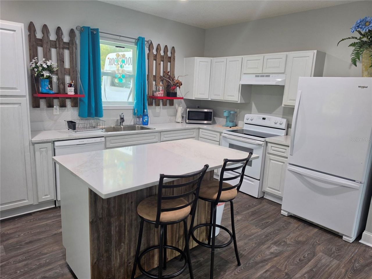 390 Henderson Avenue , Seffner, FL 33584 Photo
