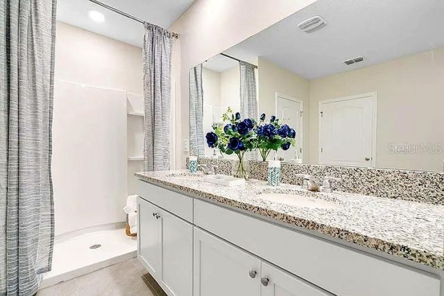 2030 Maple Ridge Drive , Zellwood, FL 32798 Photo