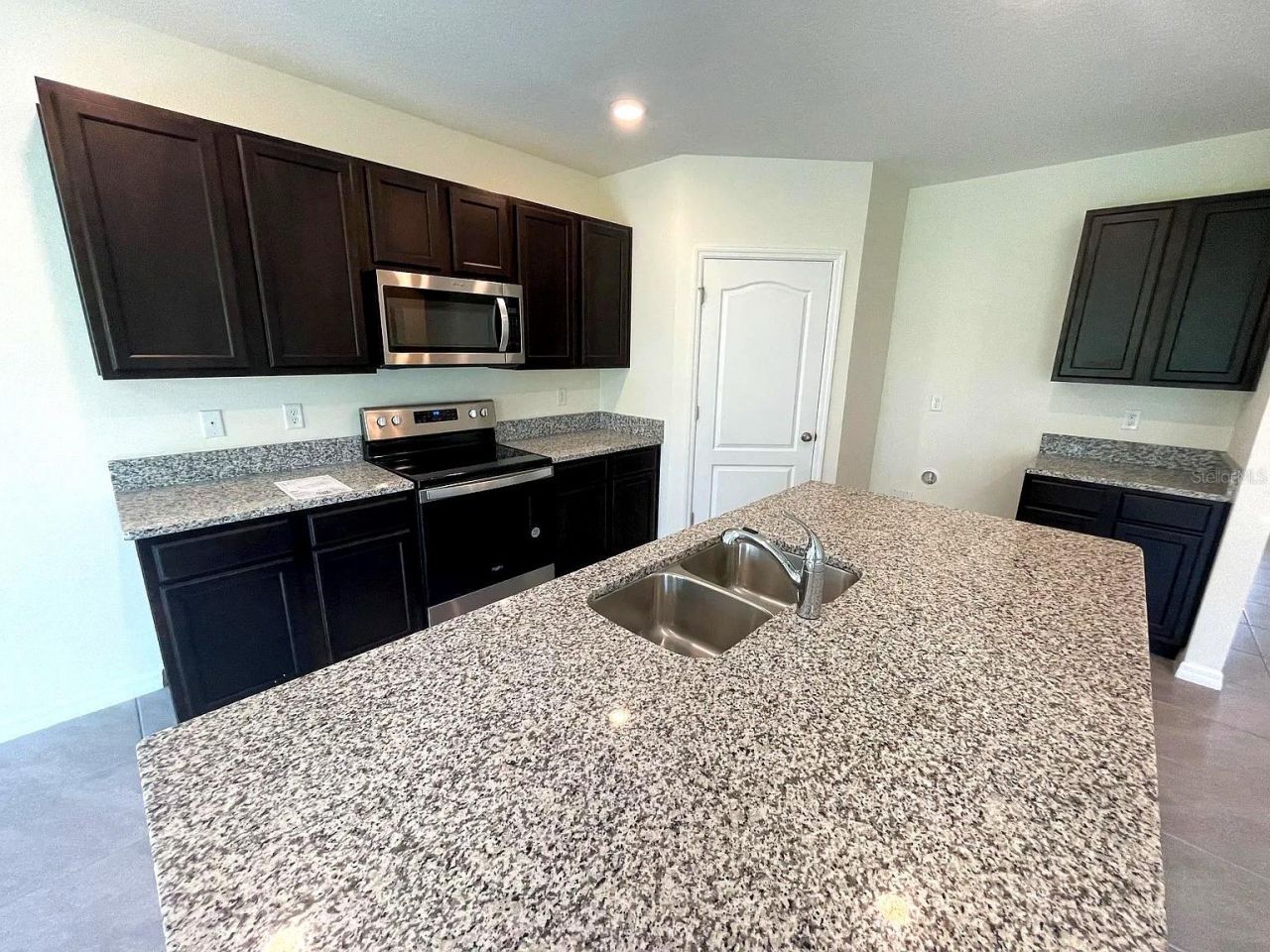 2030 Maple Ridge Drive , Zellwood, FL 32798 Photo