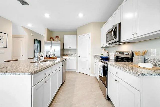 2030 Maple Ridge Drive , Zellwood, FL 32798 Photo