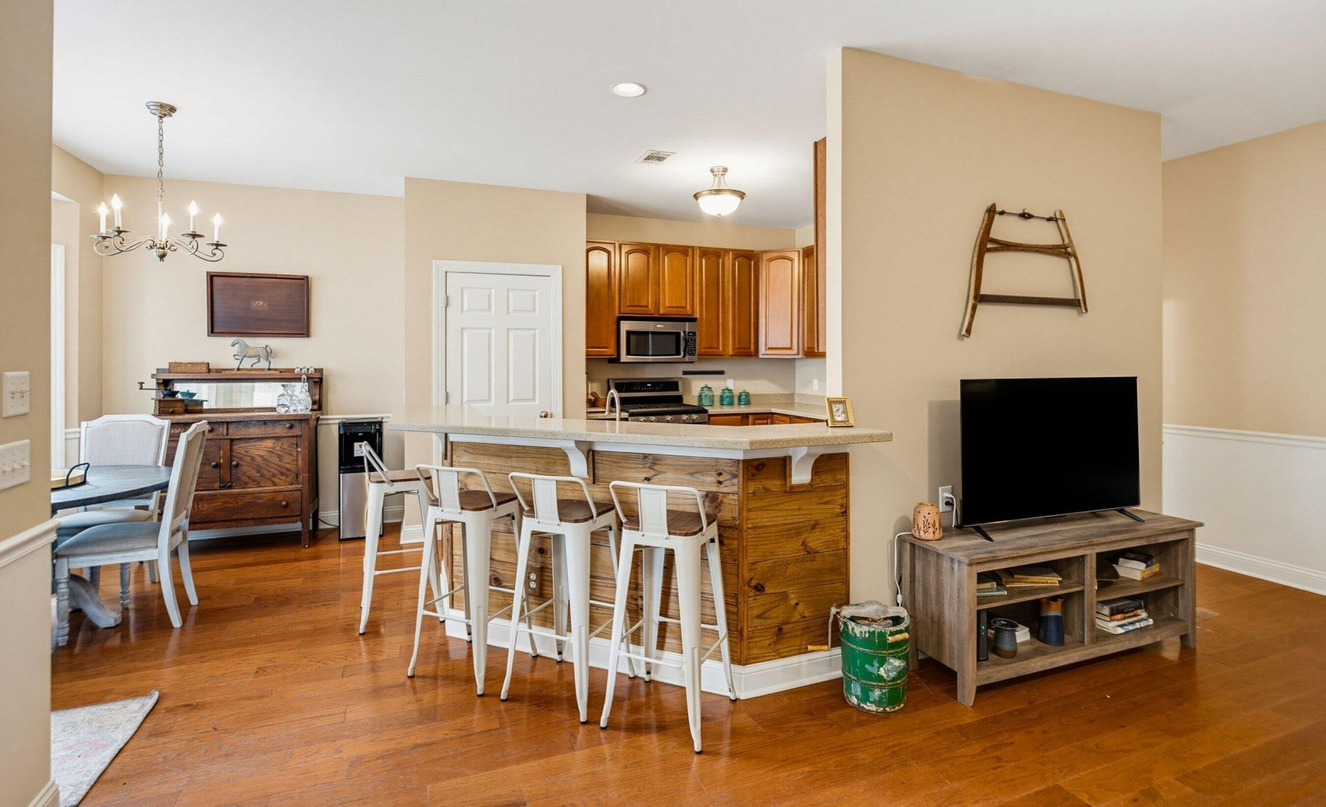 1040 Otter Circle Photo 19