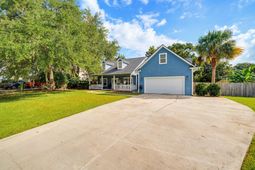 1040 Otter Circle photo 4