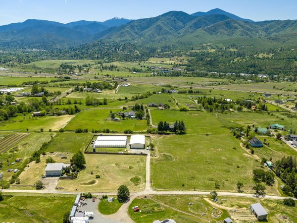 380 E Butler Lane, Ashland, OR 97520
