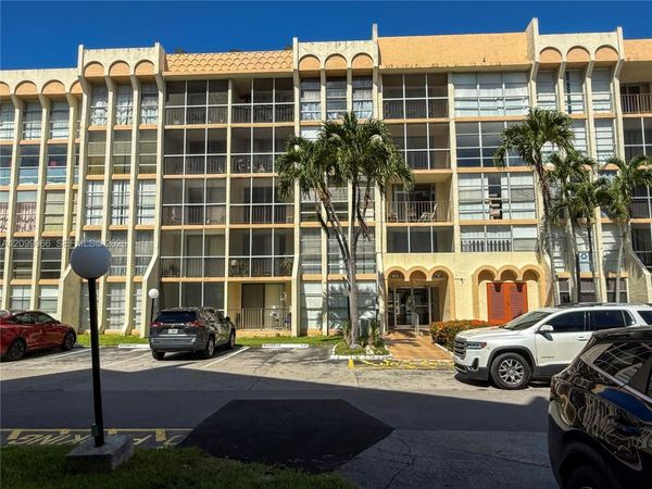 601 Three Islands Blvd, Unit 117, Hallandale Beach, FL 33009