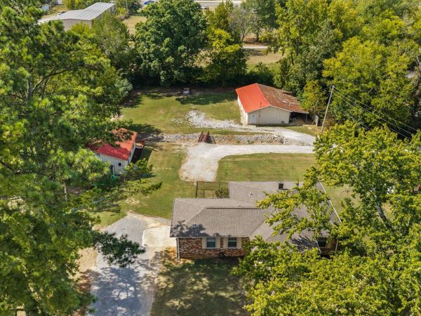 131 Taylor Rd, Florence, AL 35633