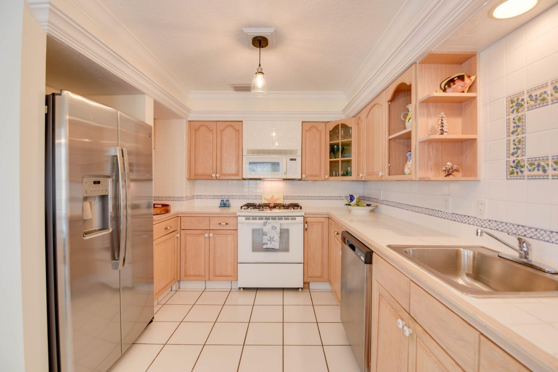 667 E Caribbean Drive, Summerland Key, FL 33042 Photo