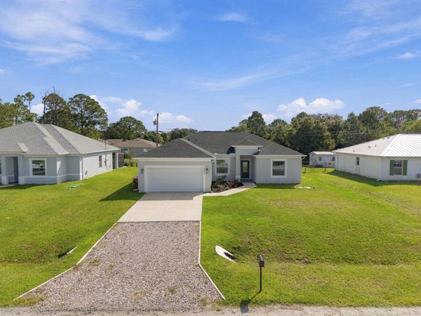 8236 100th Court, Vero Beach, FL 32967