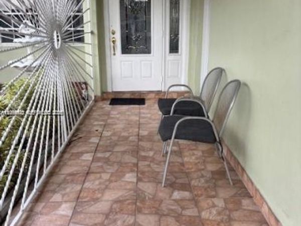 5852 SW 147th Pl , Unit B, Miami, FL 33193