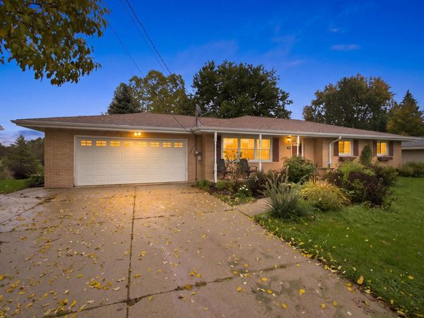 609 Oak Lane, Horicon, WI 53032