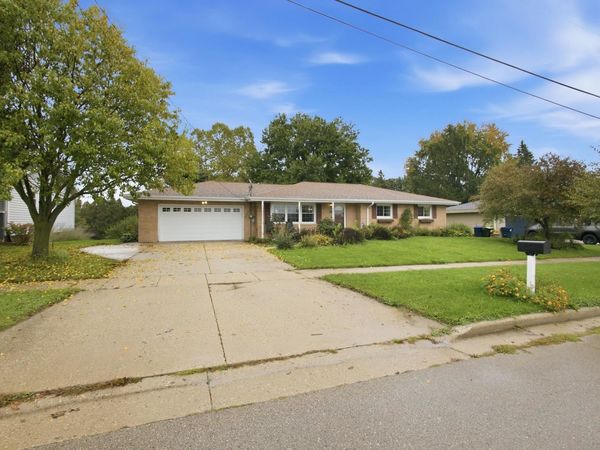 609 Oak Lane, Horicon, WI 53032