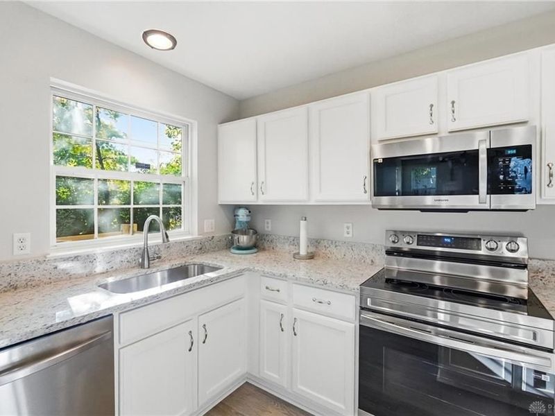 1559 Doddington Road, Kettering, OH 45409 Photo 10