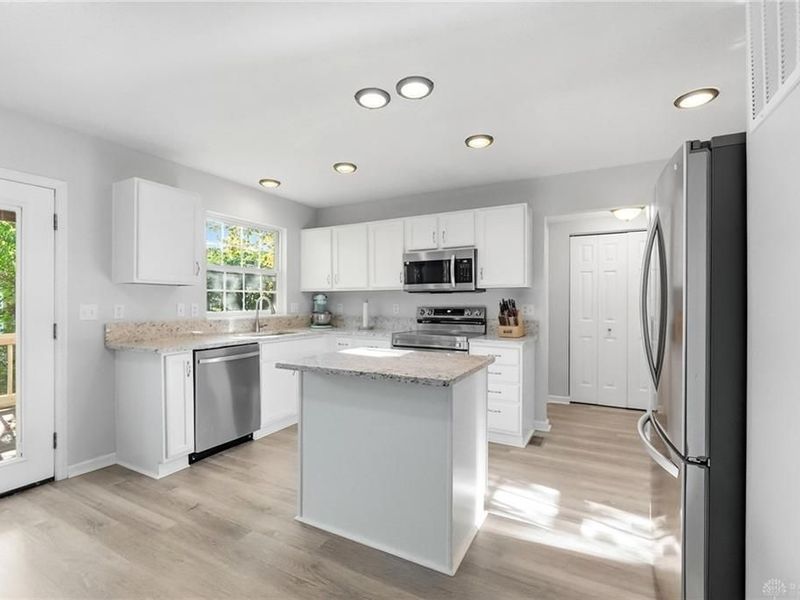 1559 Doddington Road, Kettering, OH 45409 Photo 12