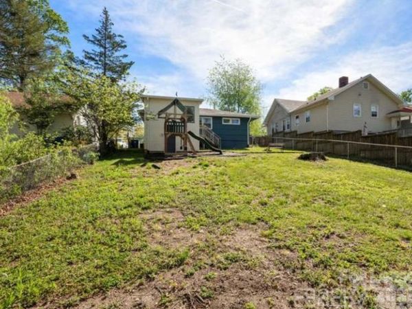 68 Vandalia Avenue NE, Asheville, NC 28806