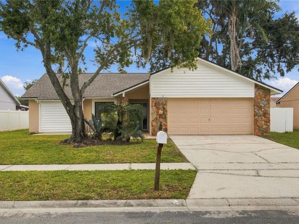 16115 PEBBLEBROOK DRIVE , TAMPA, FL 33624