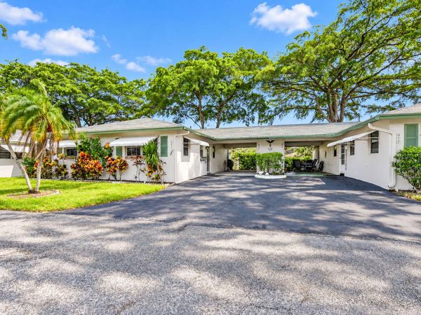 843 Meadowlark Lane, Delray Beach, FL 33445
